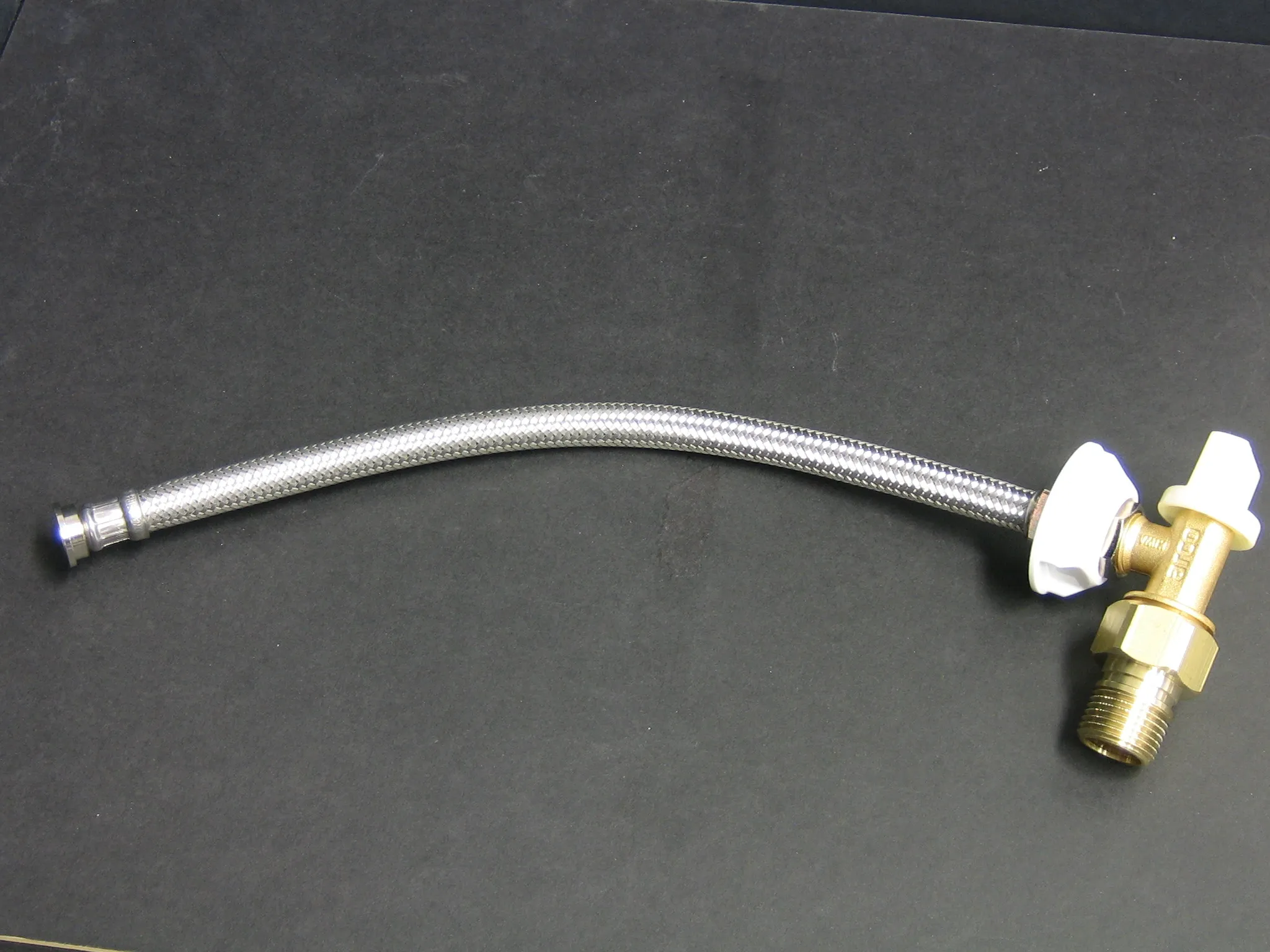 FURTUN FLEXIBIL PENTRU RACORDAREA LA APĂ